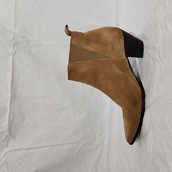 M. GEMI Tan Suede Ankle Boots, size 38½ - Picture 8 of 8